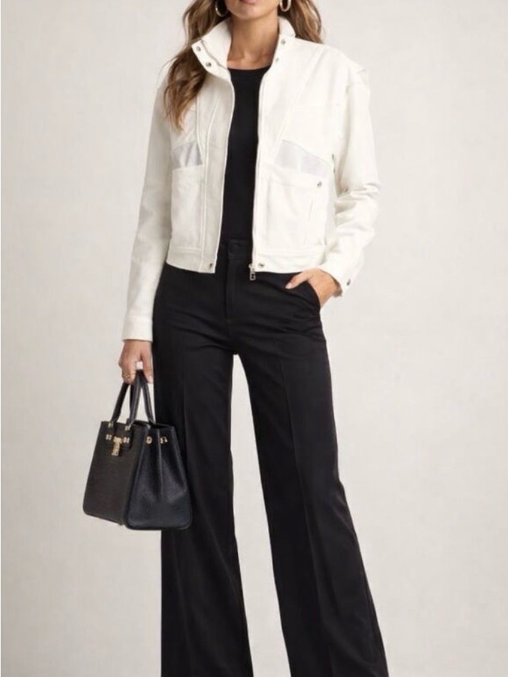 BLANKNYC So Icy White Crepe Bomber
Jacket Cropped Utility Jacket Size
Small